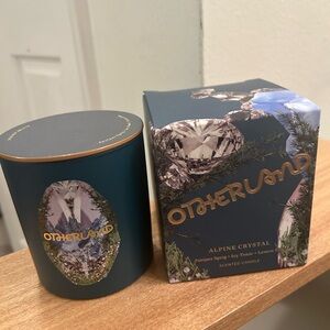 Alpine Crystal Scented Candle - new in box